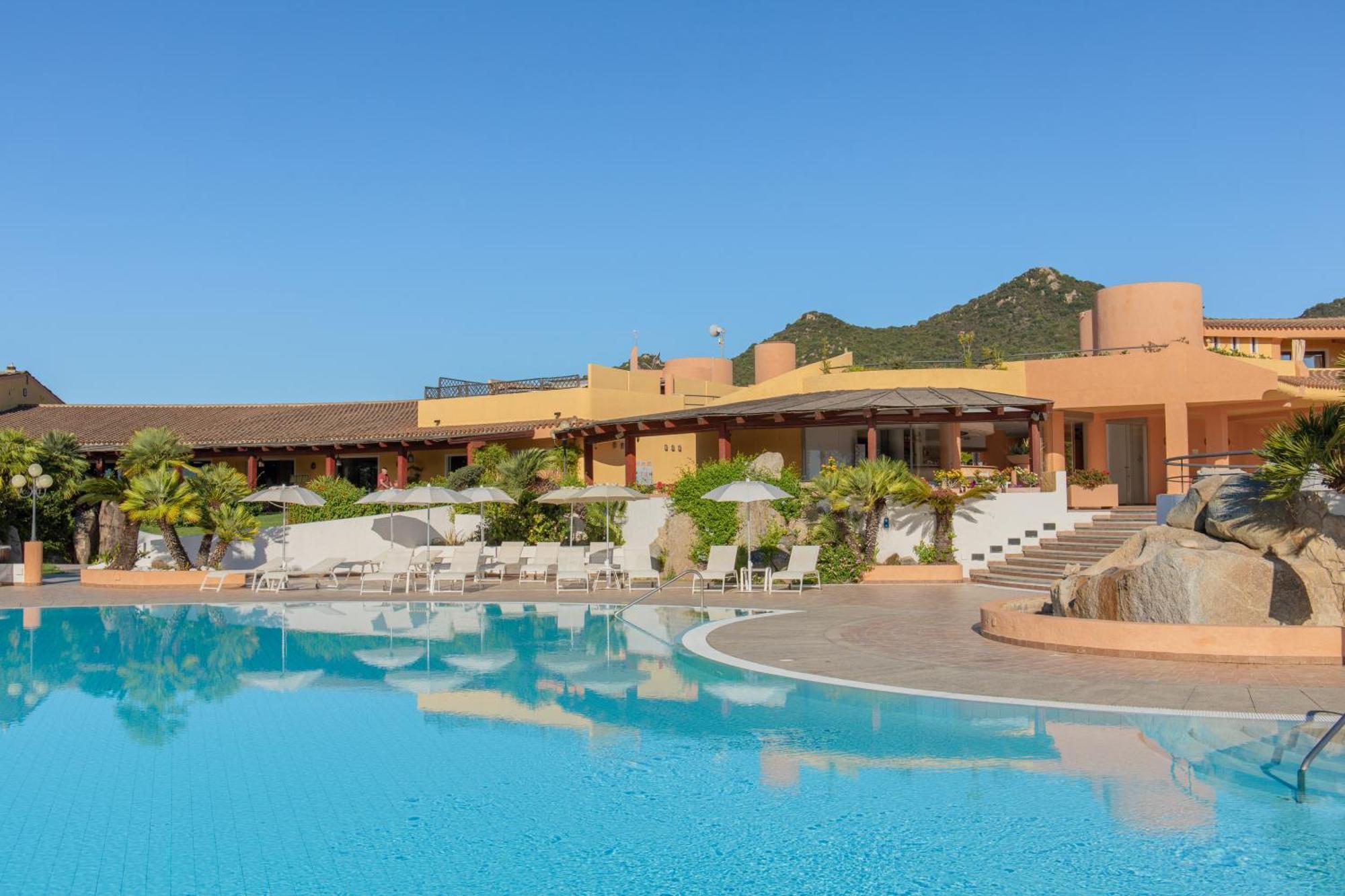 Sant'Elmo Beach Hotel Castiadas Exterior photo